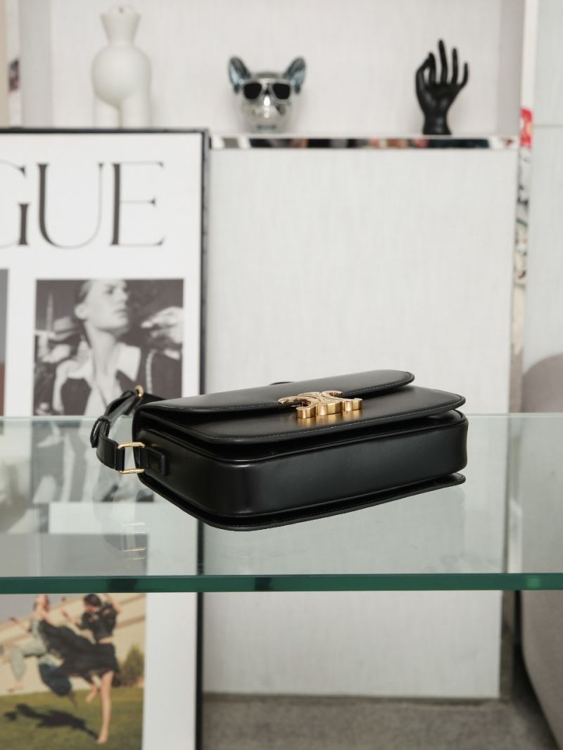 Ce1i*e triomphe bags